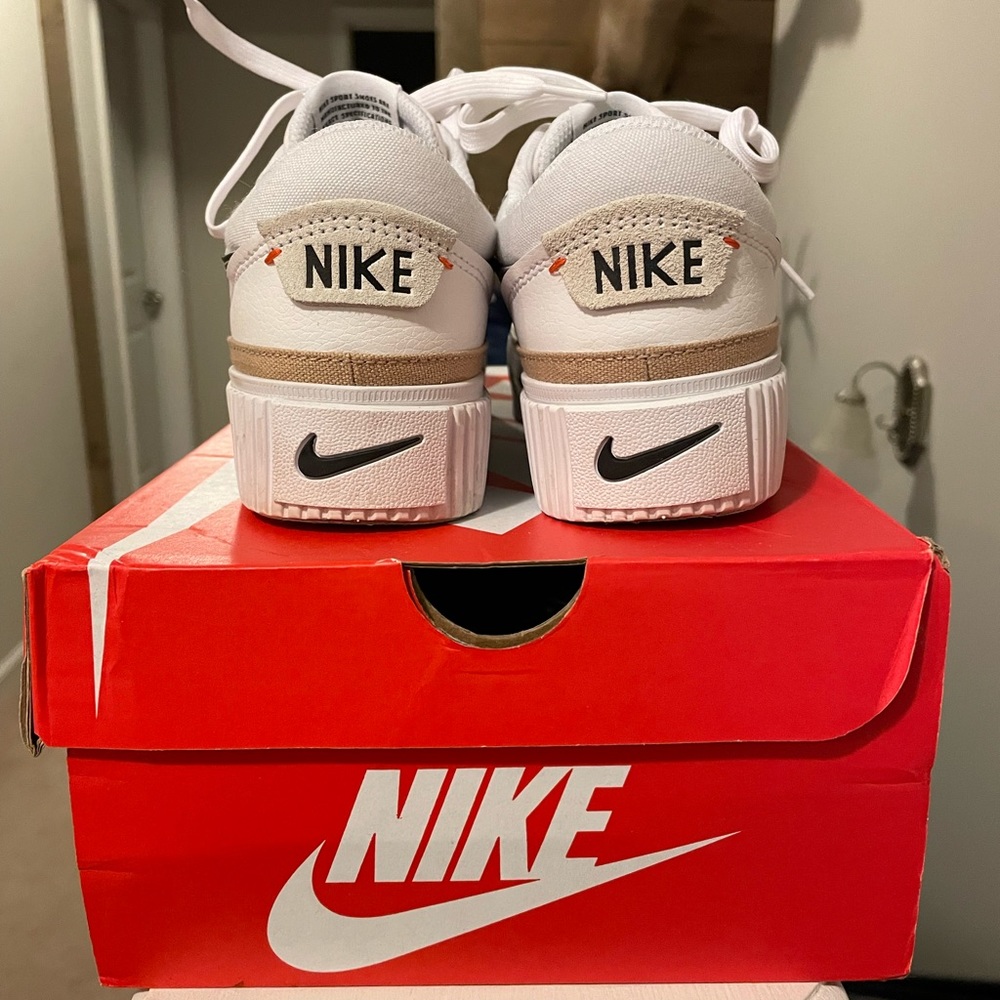 Nike Legacy Lifts